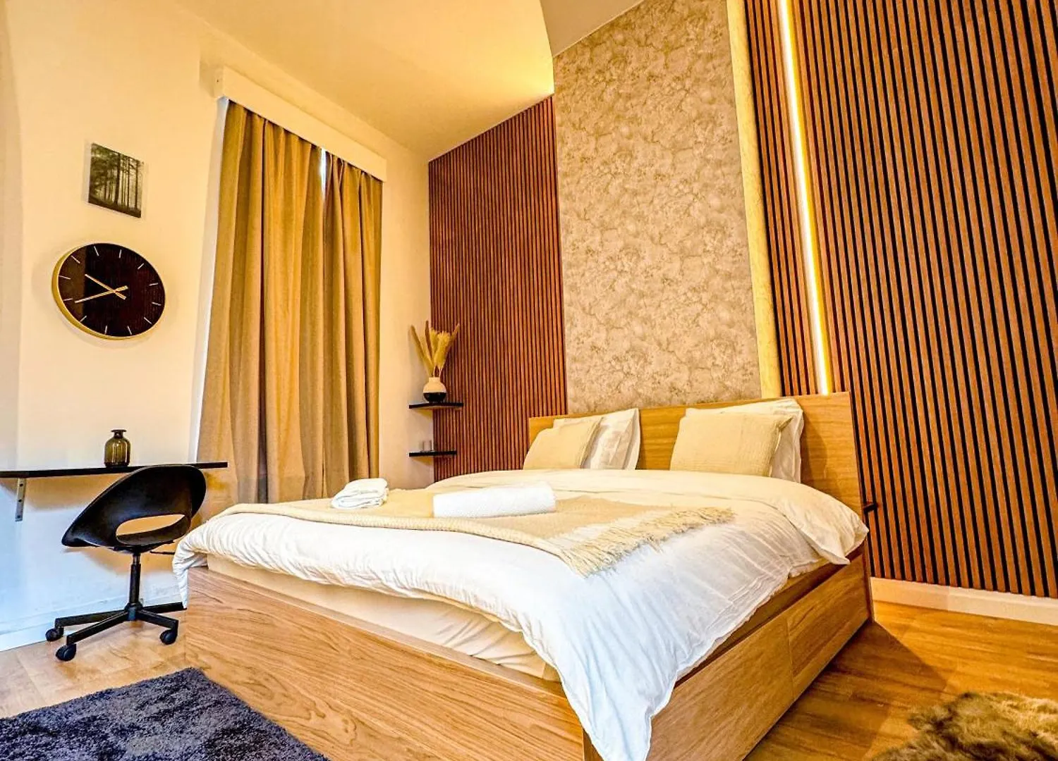 Lovely Rooms With View At Vibrant Ghent, Breezy Balcony 벨기에