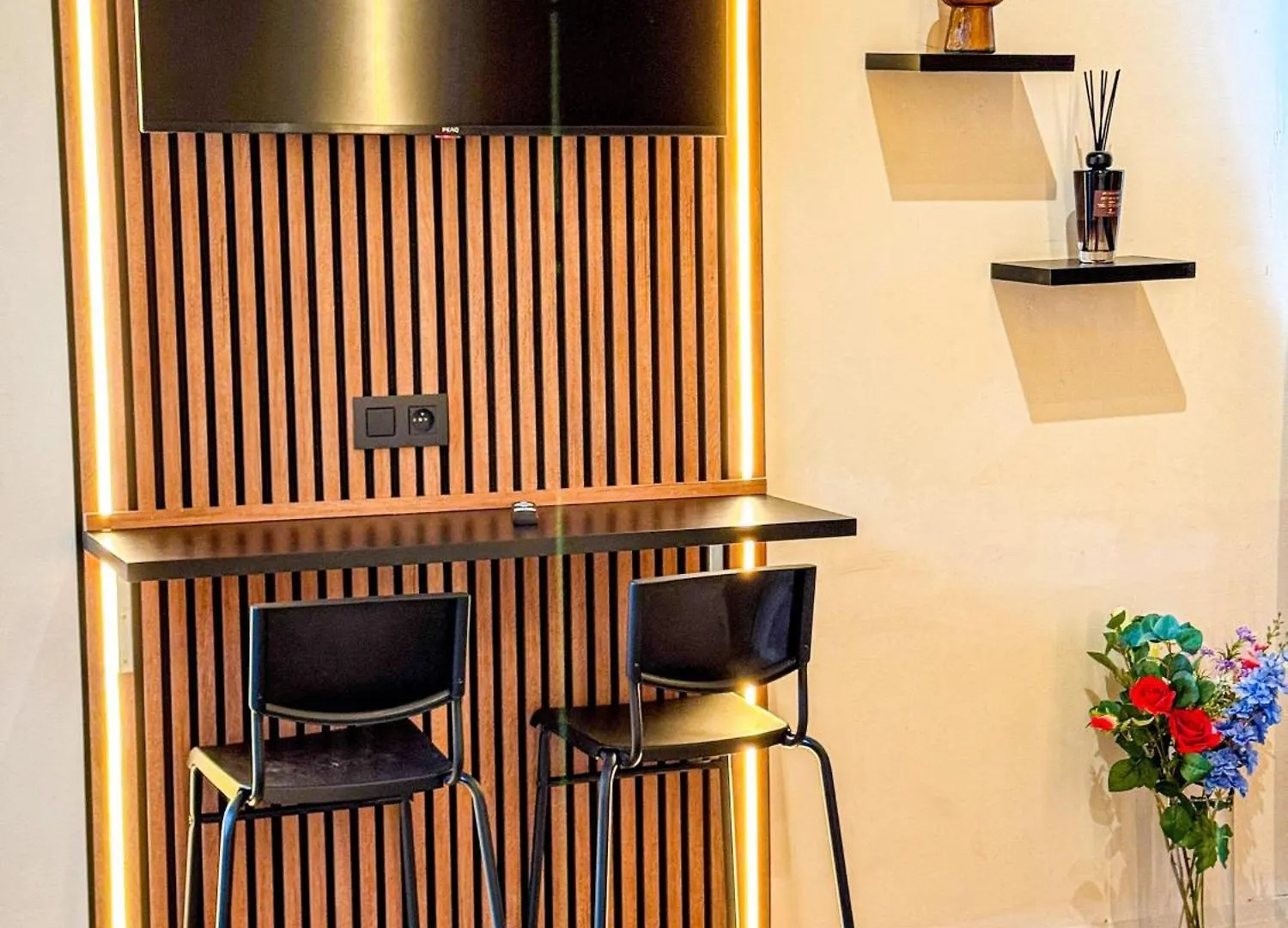 아파트 Lovely Rooms With View At Vibrant Ghent, Breezy Balcony 벨기에