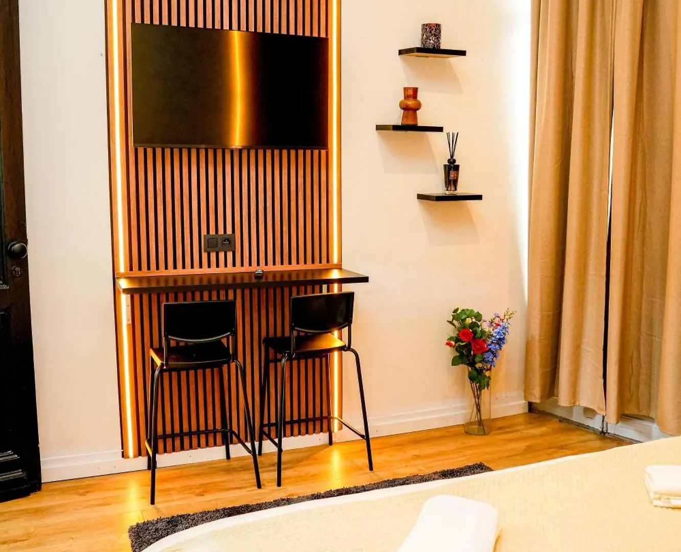 Lovely Rooms With View At Vibrant Ghent, Breezy Balcony 0*, 헨트